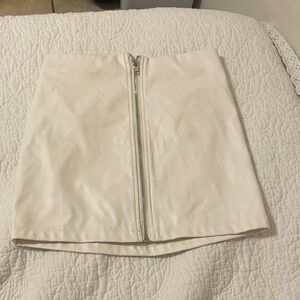 Francesca's Collections Cream Zipper Skirt